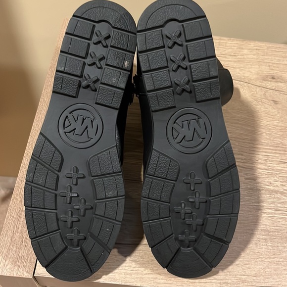 Michael Kors black ankle boots 8 1/2 - Picture 5 of 7